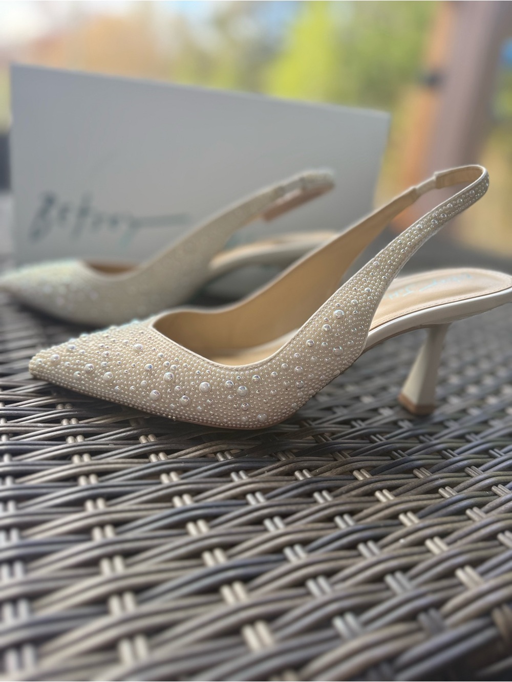 Betsey Johnson Clark Ivory Pearl Bridal Slingback Heels 7.5